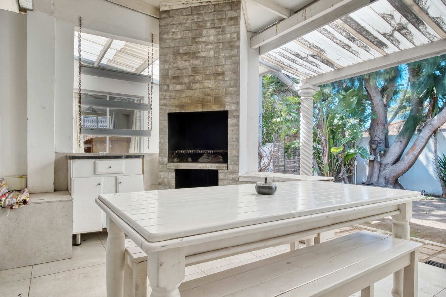 6 Bedroom Property for Sale in Summerstrand Eastern Cape